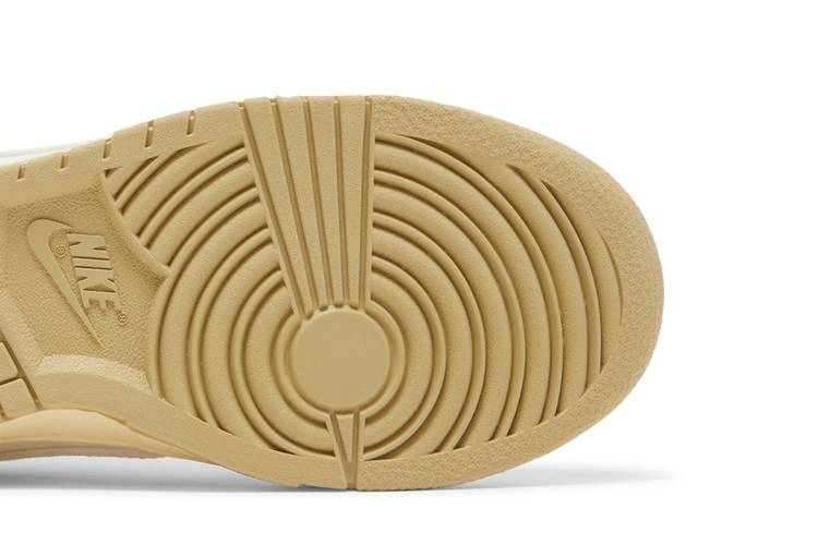 Кроссовки Nike Wmns Dunk Low SE 'The Future is Equal'