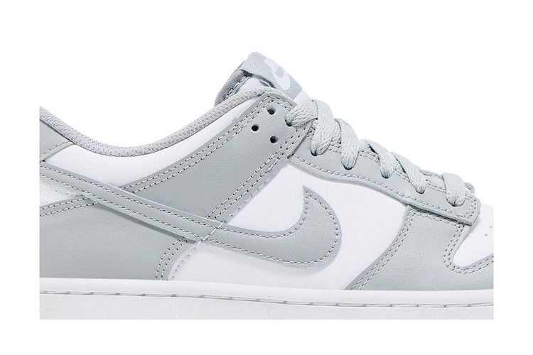 dunk-low-gs-light-smoke-grey-fb9109-123_01