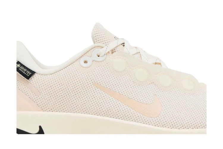 Krossovki-Nike-Wmns-Motiva-GORE-TEX-Guava-Ice-1