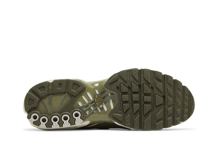 air-max-plus-light-bone-neutral-olive-fb9722-002_03