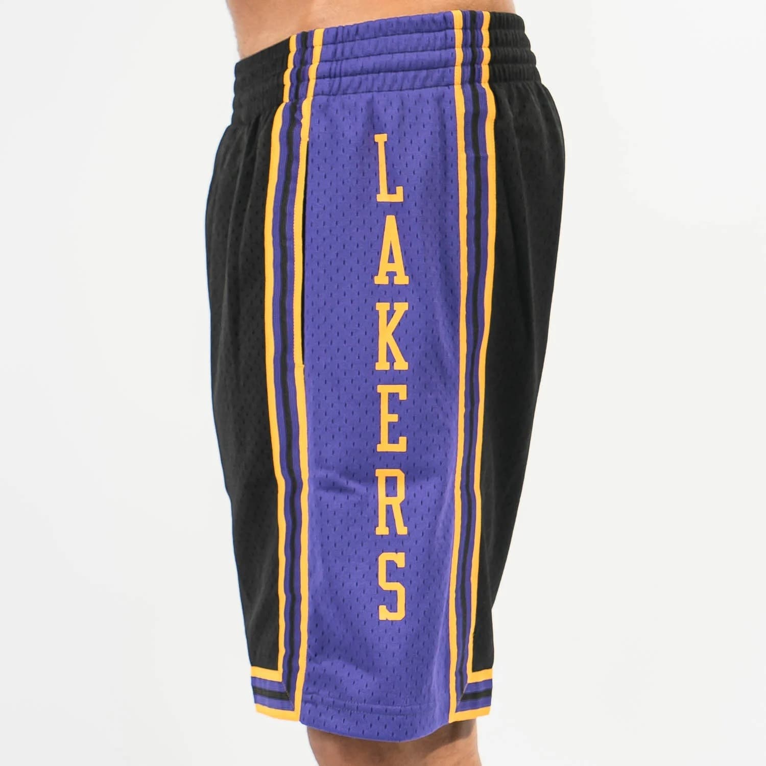 Mitchell-Ness-Los-Angeles-Lakers-1996-97-Hardwood-Classics-Throwback-Reload-Swingman-NBA-Shorts-6