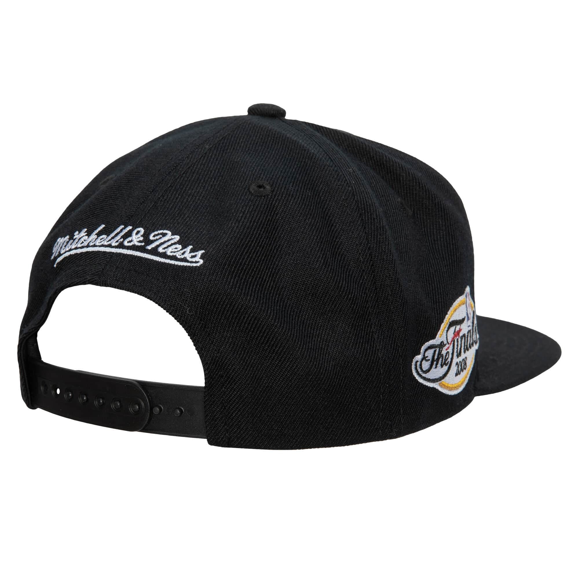 Mitchell-Ness-Top-Spot-Snapback-HWC-Boston-Celtics-Hat-1