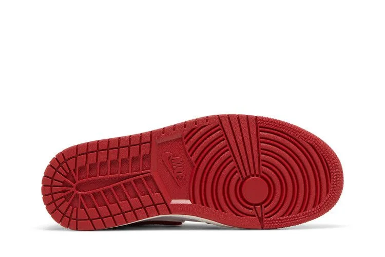 Krossovki-Wmns-Air-Jordan-1-High-OG-Newstalgia-Chenille-3