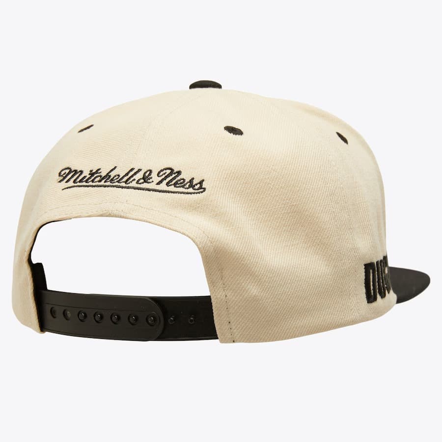 Бейсболка Mitchell & Ness Cream Black Anaheim Ducks Vintage Logo Snapback Hat