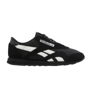 veefriends-x-classic-nylon-accountable-ant-pack-black-100033807-300x300