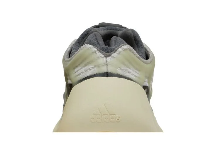 Кроссовки adidas Men's Yeezy 700 V3 'Fade Salt'