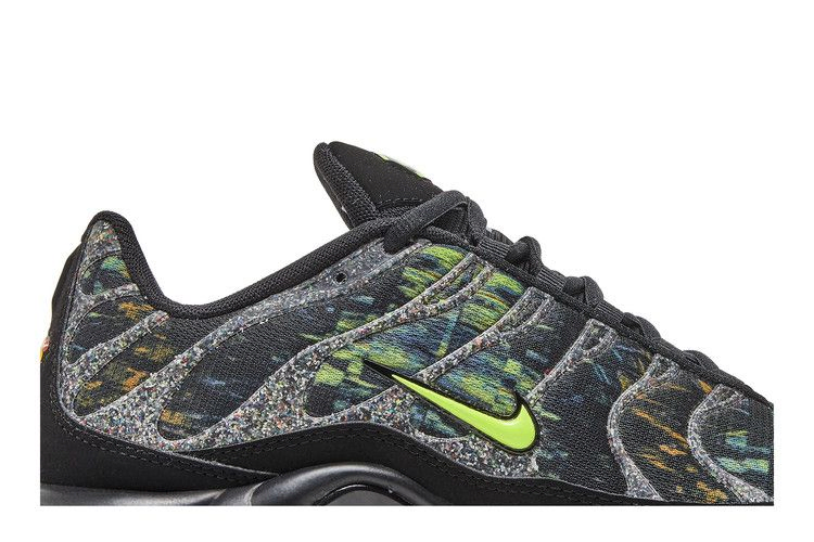 Кроссовки Nike Air Max Plus 'Sustainable - Black Volt'