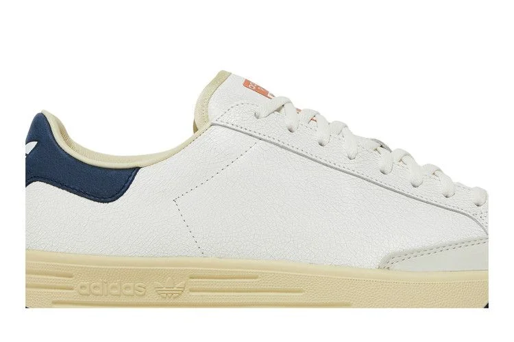Krossovki-Adidas-Rod-Laver-Consortium-Leather-Pack-Cracked-1