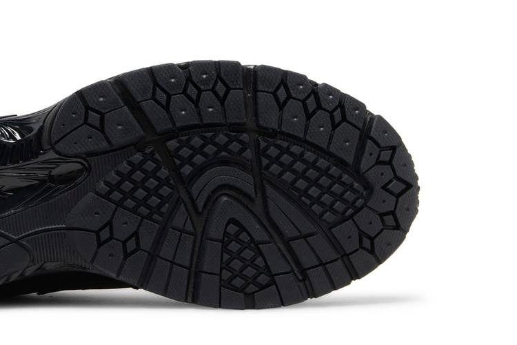 Кроссовки New Balance 1906R 'Black Metallic Silver'