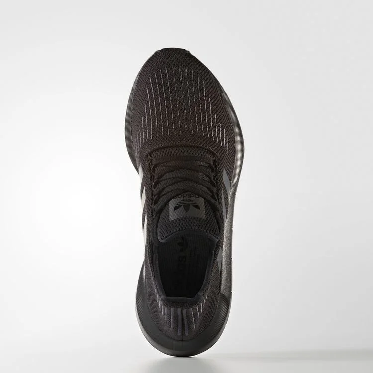 Krossovki-Adidas-Swift-Run-Triple-Black-1