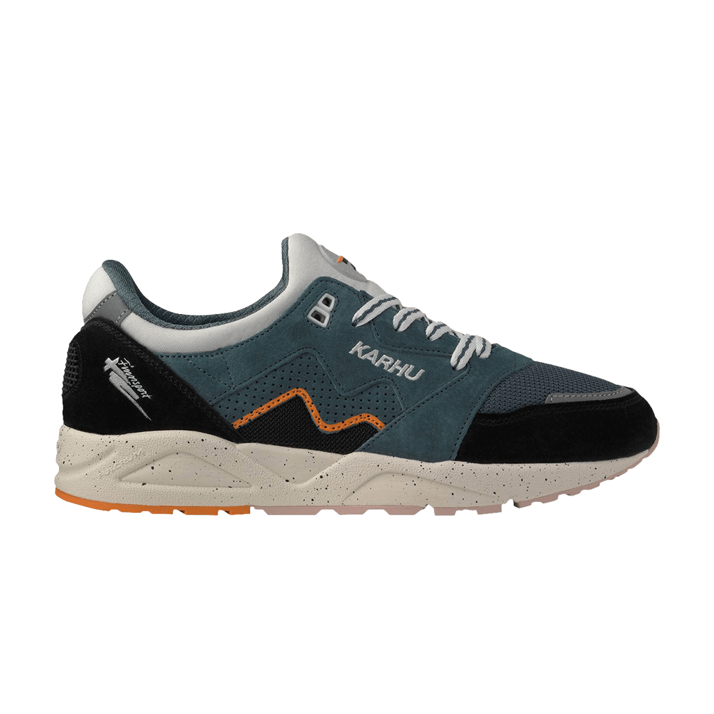 Кроссовки Karhu Aria 95 'Jet Black Stormy Weather'