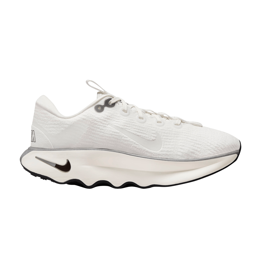 Кроссовки Nike Wmns Motiva 'Summit White Black'