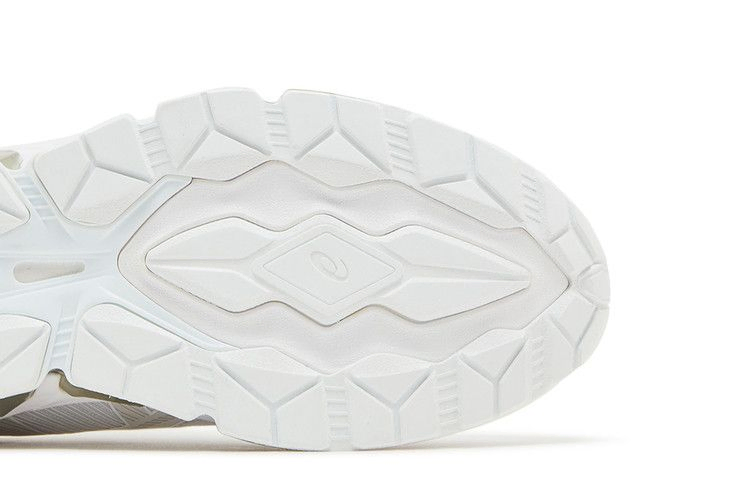 gel-quantum-360-7-triple-white-1201a481-100_04
