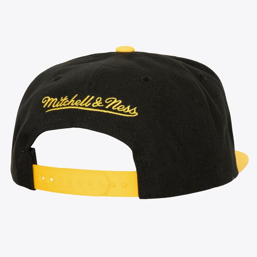 Mitchell-Ness-Black-Boston-Bruins-Champ-Is-Here-Vintage-Snapback-Hat-1
