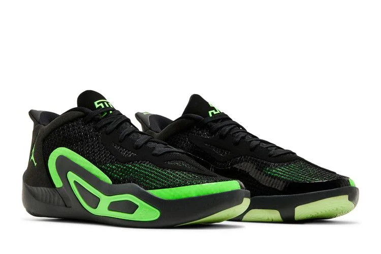 Krossovki-Air-Jordan-Tatum-1-GS-Black-Green-Strike-7