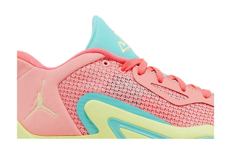 Krossovki-Air-Jordan-Tatum-1-GS-Pink-Lemonade-1