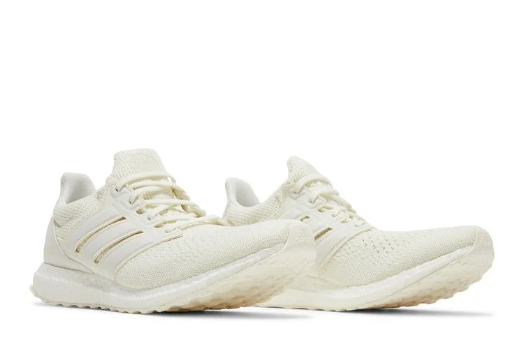 Krossovki-James-Bond-007-x-adidas-UltraBoost-1.0-DNA-No-Time-to-Die-Triple-White-7