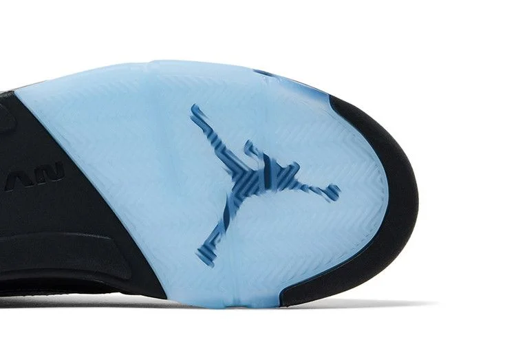 Krossovki-Air-Jordan-5-Retro-Black-Carolina-UNC-2026-4