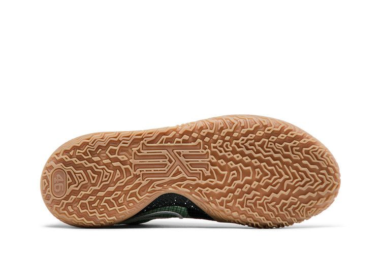 kyrie-low-4-academy-pine-green-gum-dm9842-300_03