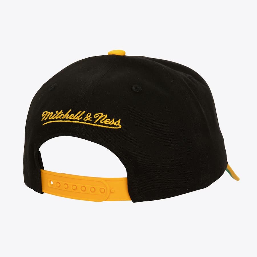 Бейсболка Mitchell & Ness Black Los Angeles Lakers Eldy Script Snapback Hat