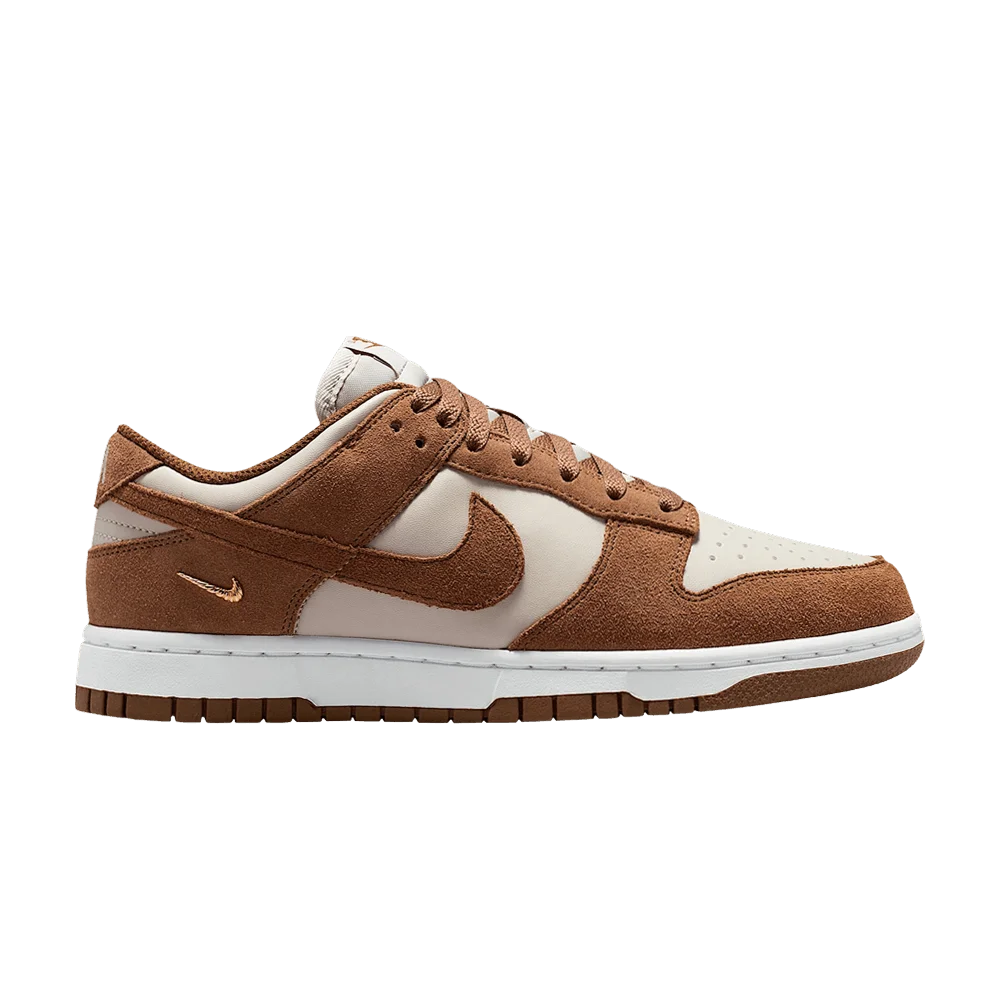 Krossovki-Nike-Wmns-Dunk-Low-Suede-Light-British-Tan-Cream-White