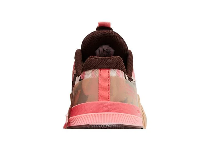 Krossovki-Nike-Wmns-Metcon-8-AMP-Coral-Chalk-Camo-6