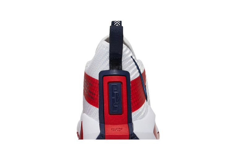 Кроссовки Nike LeBron Soldier 14 GS 'White University Red'