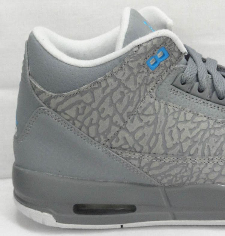 Кроссовки Air Jordan 3 Retro GS 'Cool Grey Blue Glow'