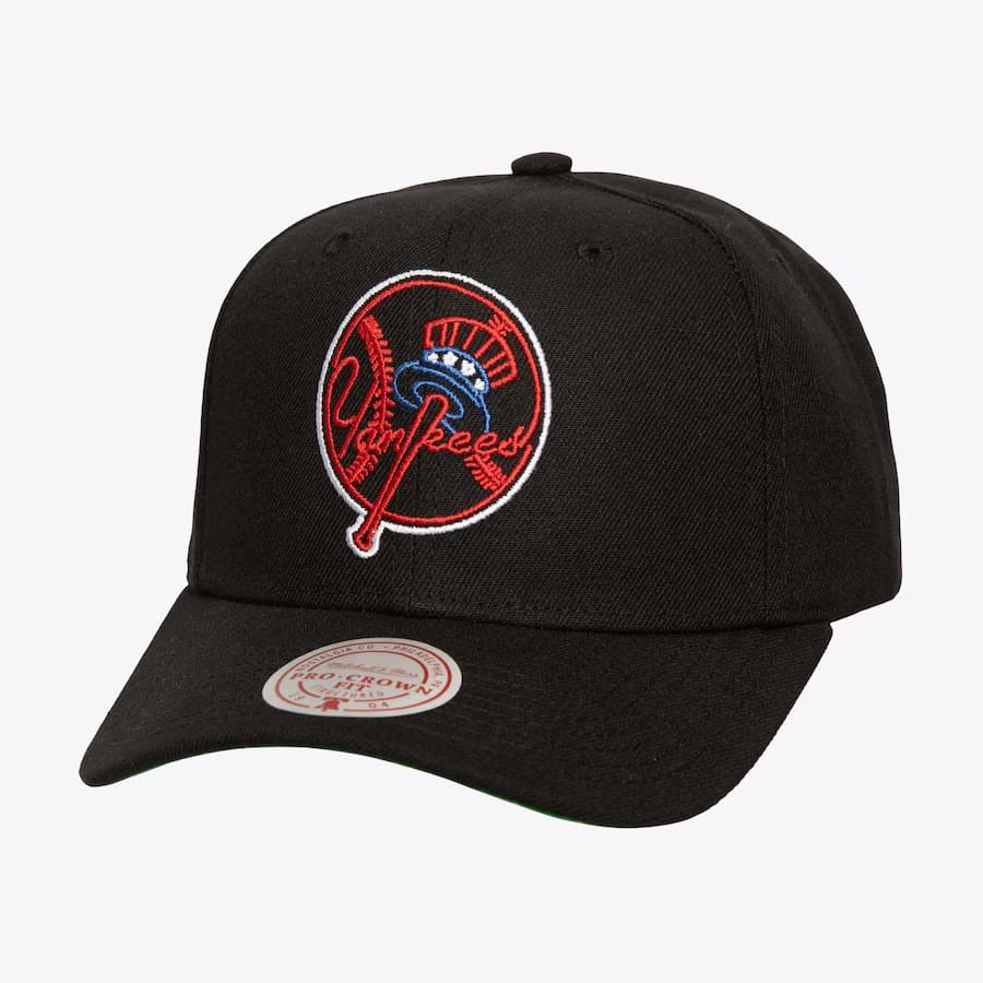 Бейсболка Mitchell & Ness Black New York Yankees Neon Logo Pro Crown Snapback Hat