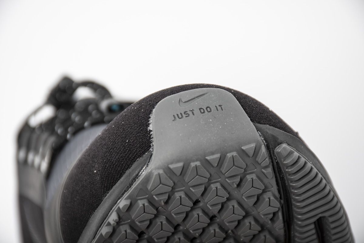 Air-Zoom-Pegasus-35-Shield-Triple-Black-15
