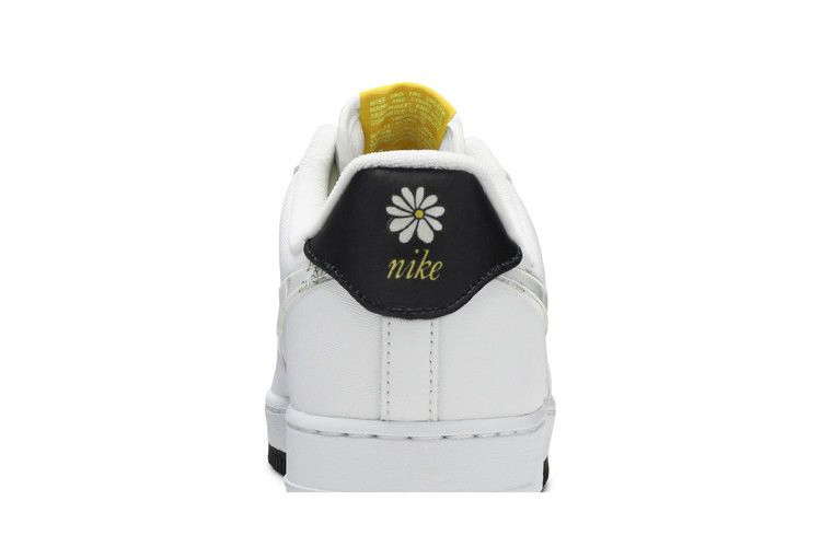 Кроссовки Nike Air Force 1 '07 LV8 'Daisy Pack