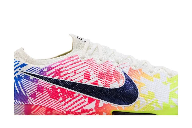 Krossovki-Neymar-Jr.-x-Nike-Mercurial-Vapor-13-Elite-AG-Pro-Jogo-Prismatico-1