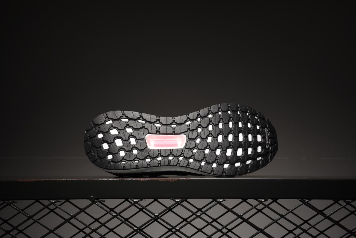 adidas-UltraBoost-19-Dark-Pixel-7