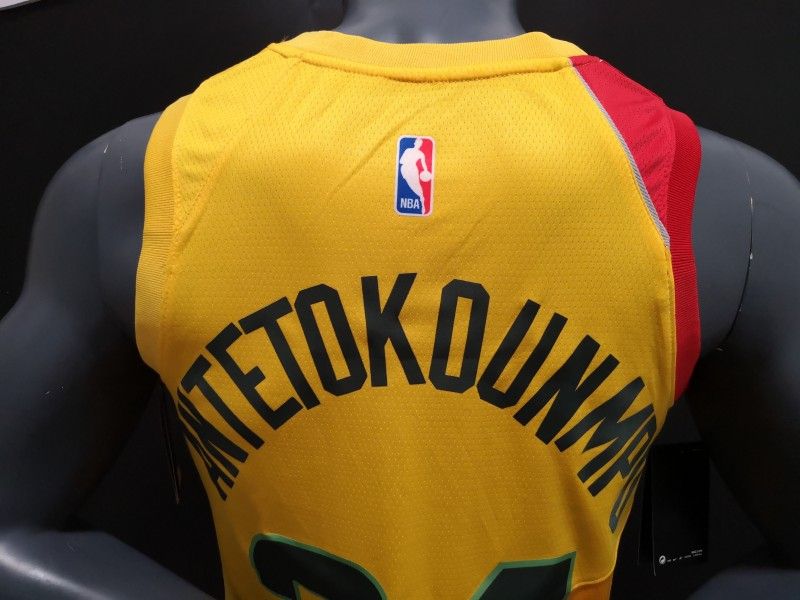 2018-19-Antetokounmpo-Bucks-34-City-Yellow-5