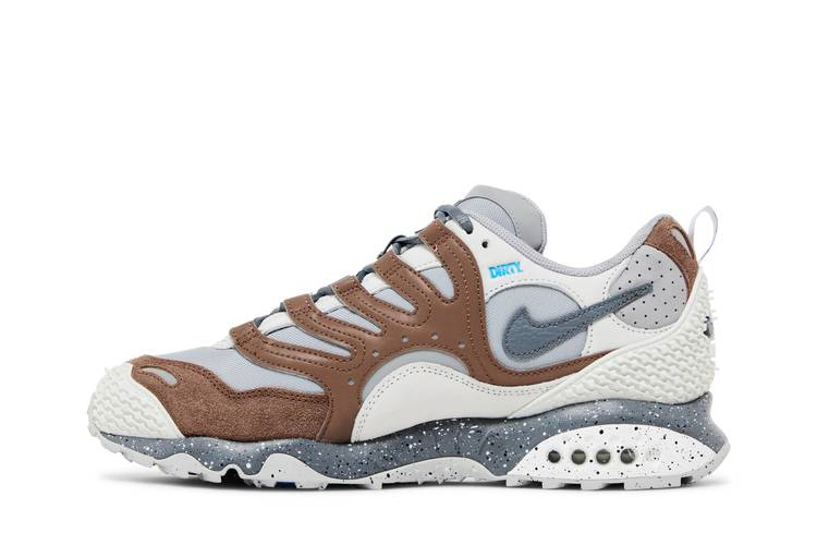 Кроссовки Undefeated x Nike Air Terra Humara 'Archaeo Brown'