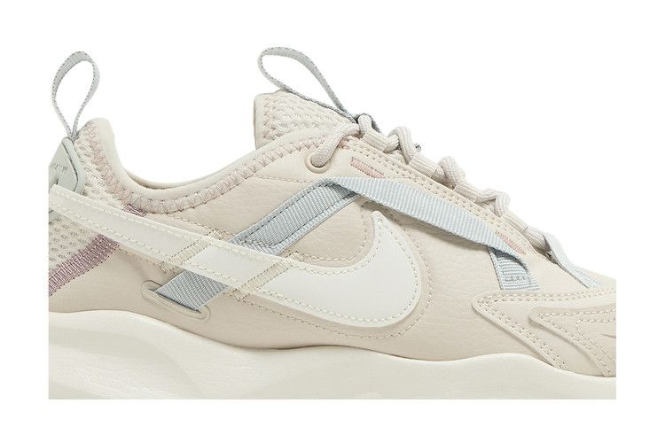 Кроссовки Nike Wmns TC 7900 'Light Orewood Taupe'
