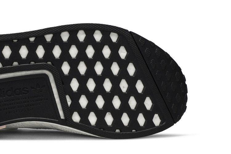wmns-nmd_r1-metallic-plugs-cloud-white-ee5173_04