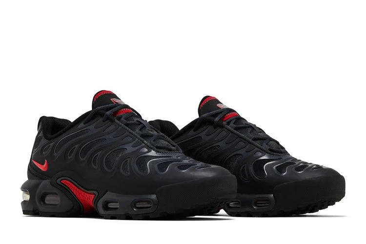 Krossovki-Nike-Air-Max-Plus-Drift-GS-Bred-7