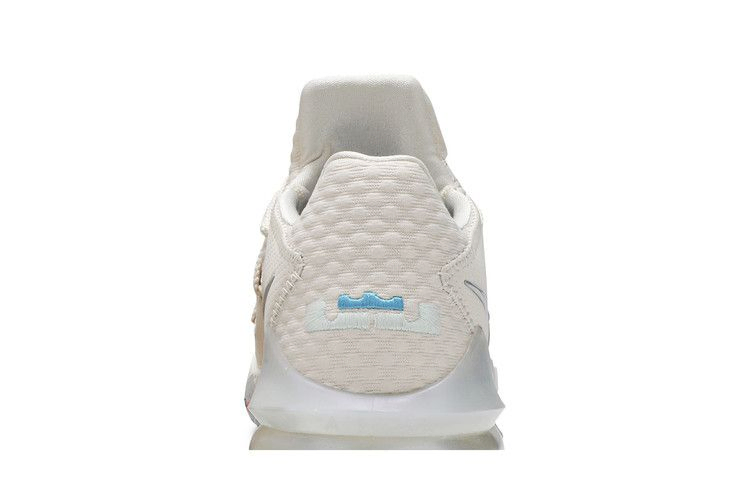 lebron-17-low-easter-cd5007-200_06
