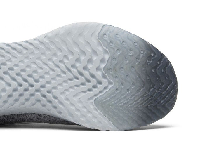 Кроссовки Nike Epic React Flyknit 'Wolf Grey'