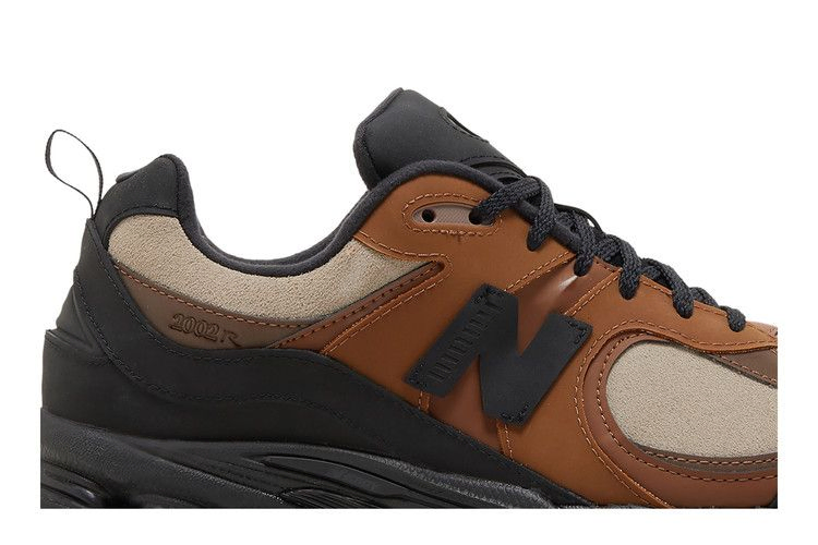 Кроссовки The Basement x New Balance 2002R 'Earth Brown'
