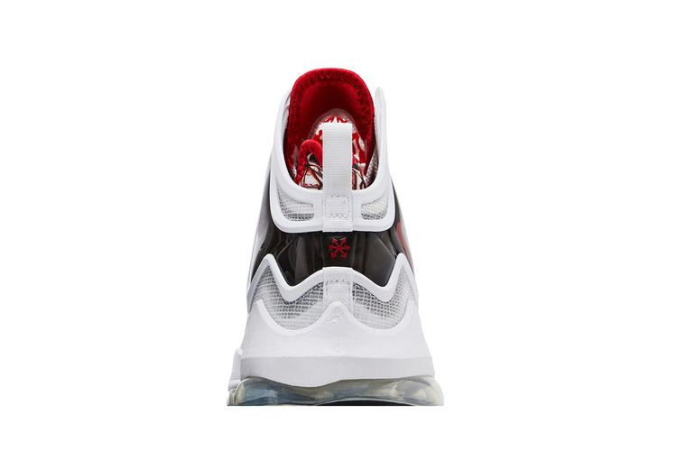Кроссовки Nike LeBron 19 'Sketch'