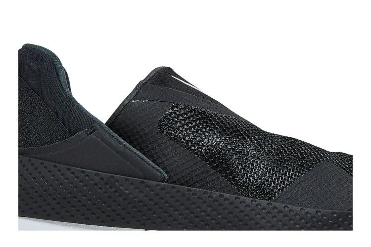 Krossovki-Nike-GO-FlyEase-Black-Gum-1