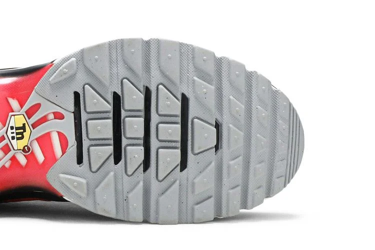 Кроссовки Nike Air Max Plus 'Hot Lava'